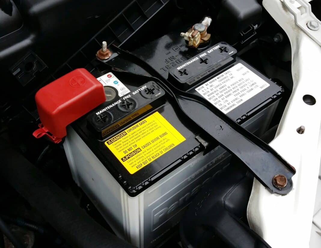Baterias dos automóveis universais, mudar a bateria do automóvel, Quer mudar menos vezes a bateria do seu automóvel? Faça isto!, bateria do automóvel durar mais, salvar a bateria do carro