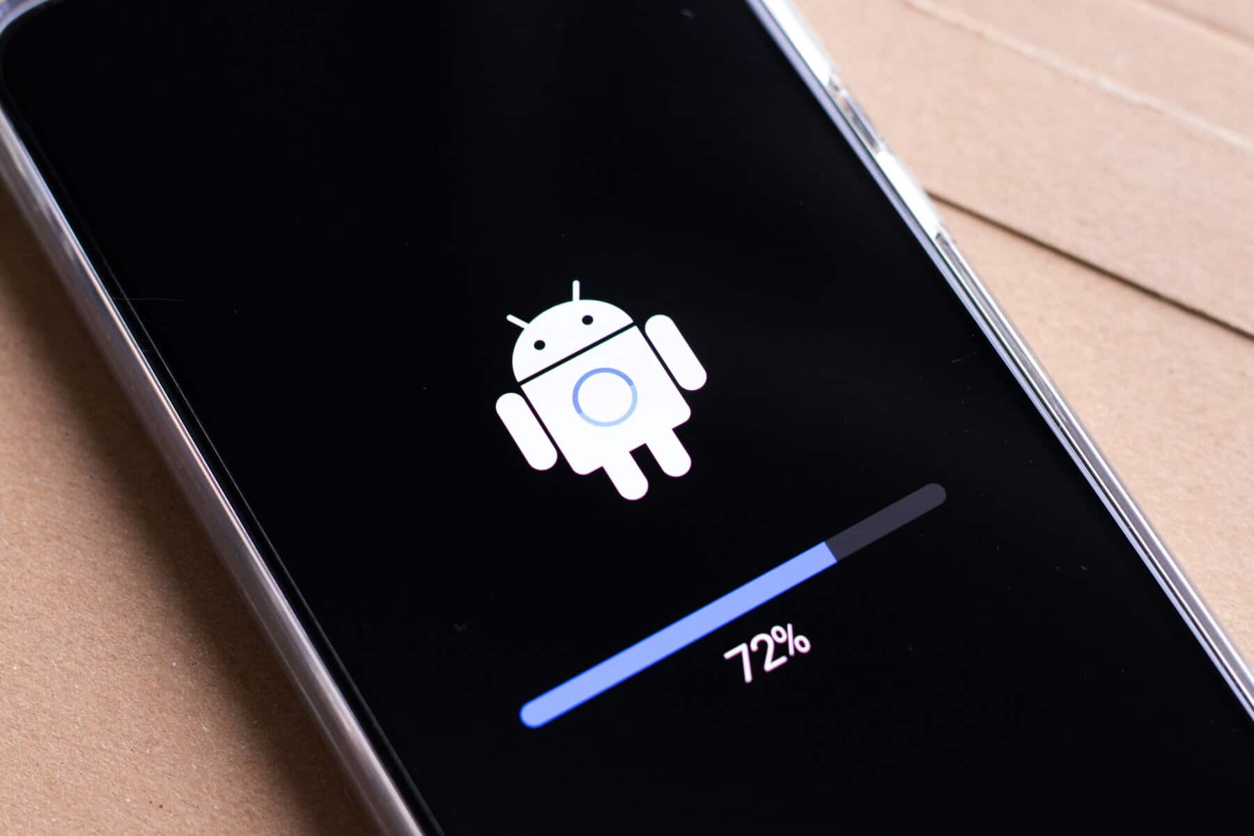 proteger o smartphone Android, gastar dinheiro, smartphone invadido remotamente, instalar todas as atualizações Android, aumentar a velocidade de download do smartphone, Estes são os códigos secretos do seu smartphone Android!