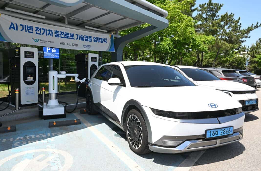 hyundai tem robôs de carregamento automático. são movidos a ia!